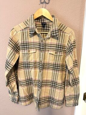 Patagonia Women’s Beige Plaid Button-Up